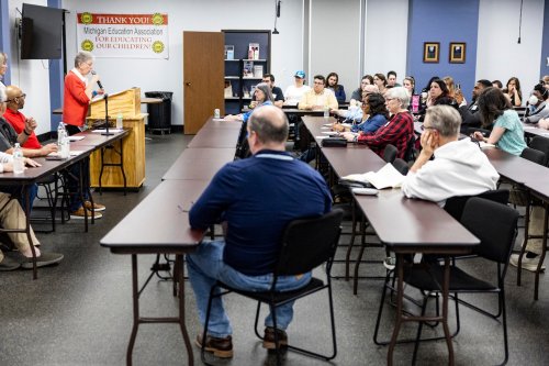 Town hall reveals growing opposition to Mott College presidential candidate