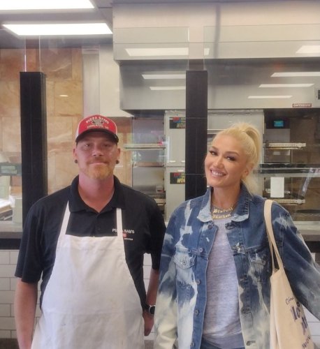 Pop icon Gwen Stefani wanted a cheese pizza Saturday. So, she visited Midland.