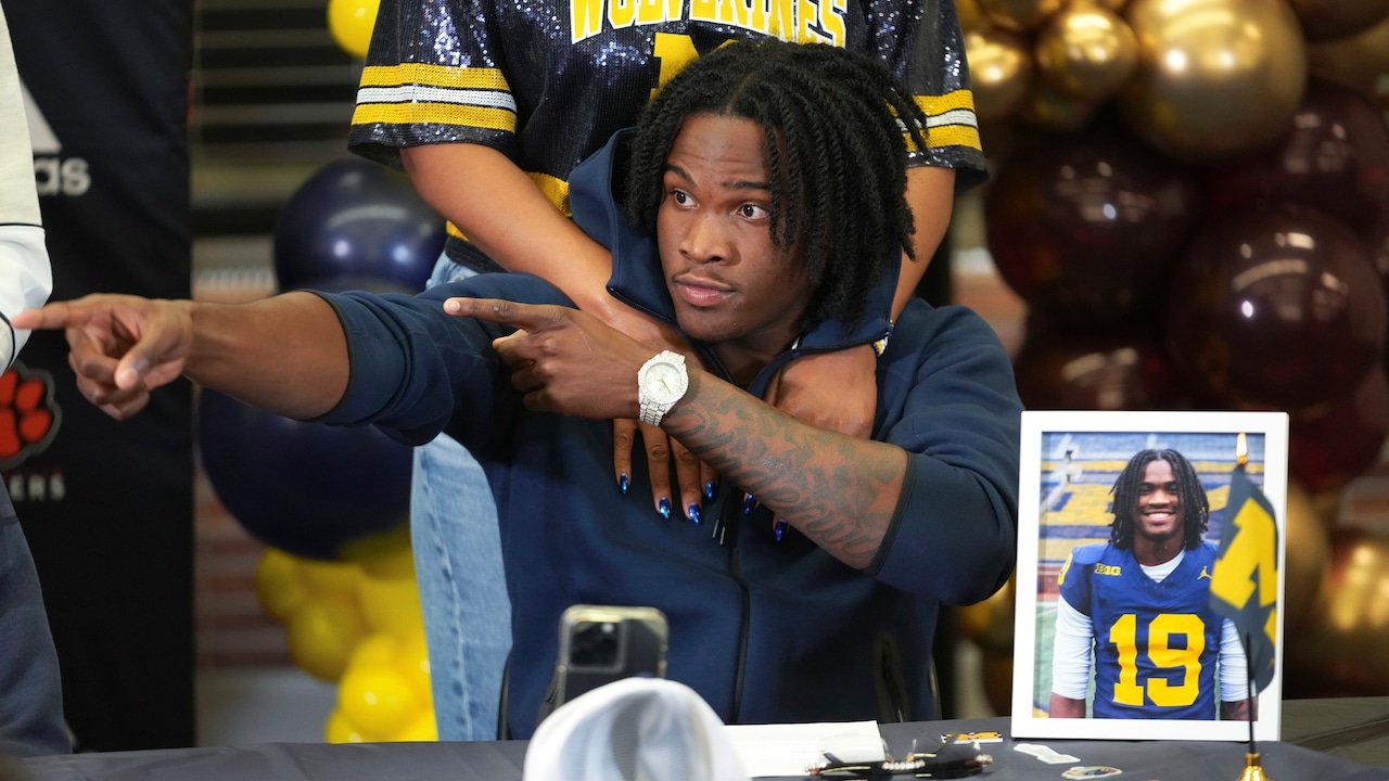 As Bryce Underwood talk picks up, Michigan QB learns rigors of college