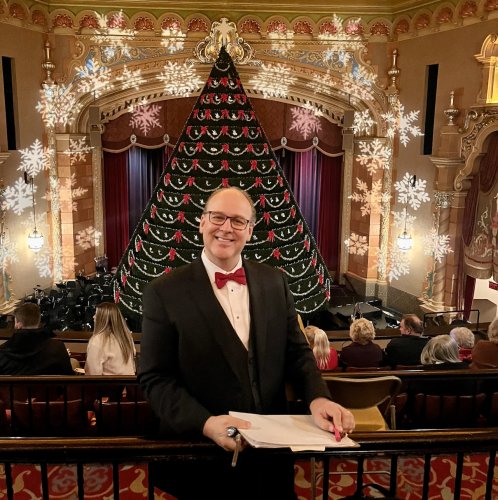 Mona Shores choir director who has conducted Singing Christmas Tree for 30 years to retire