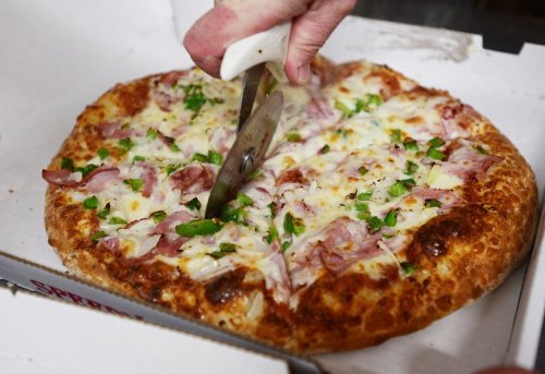 Michigan’s Best Local Eats: Pizza, wings and calzones top the menu at Hometown Pizza