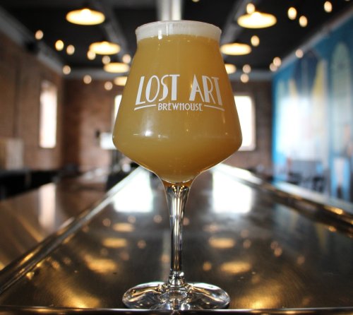 Lost Art Brewhouse serving up smash burgers, chili dogs and more at new kitchen