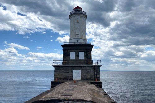 2 Great Lakes lighthouses being auctioned off, including one in U.P.