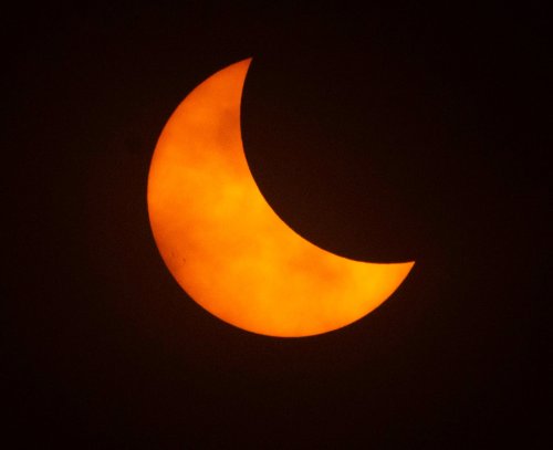 Cell phone warning issued ahead of April 8 solar eclipse
