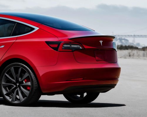 Das neue Tesla Model 3 ist wieder unterwegs