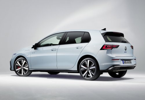 Deutschland exportiert mehr Autos – doch Elektroauto-Import bricht ein