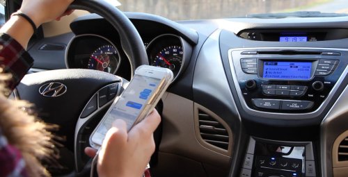 Canadians would give up distracted driving for money: survey