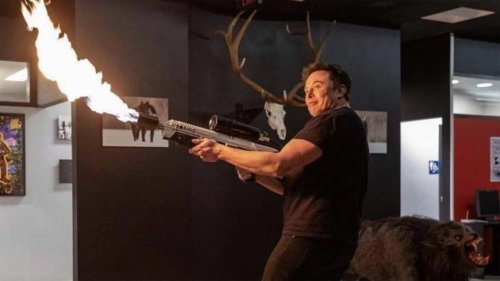 Elon Musk showed up with a gun, begged Cyberpunk 2077 devs for a cameo