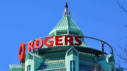 Minister Champagne responds to Rogers outage