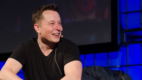 Elon Musk says Canada is a priority for Starlink internet project