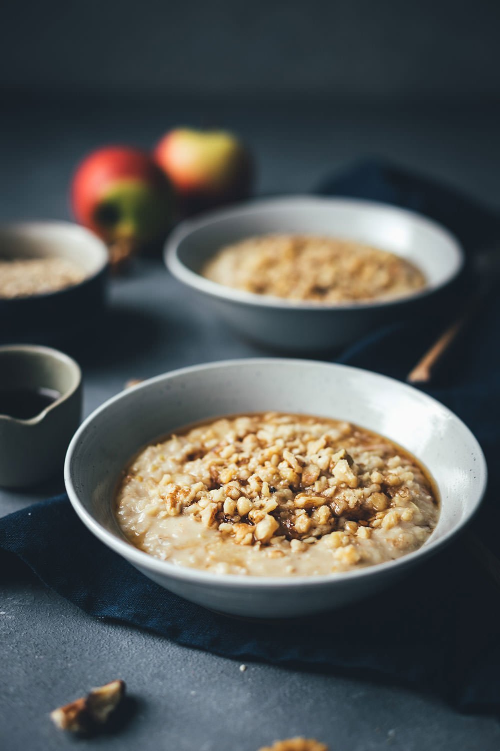 Apfel-Porridge mit Walnüssen und Ahornsirup – Rezept mit und ohne Thermomix