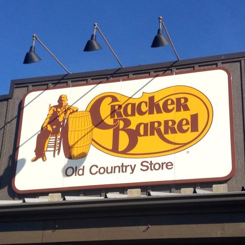 The 12 Cheapest Food Chains to Feed a Family On