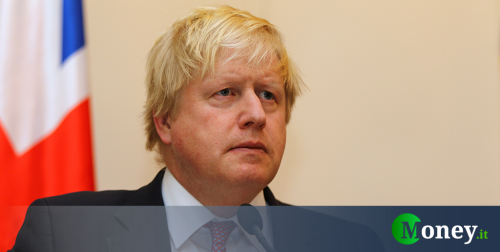 Chi è Boris Johnson, il primo ministro del Regno Unito ricoverato per il coronavirus