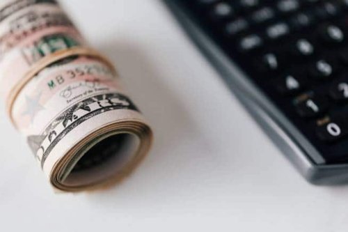 “Earn 200,000%!”: Finfluencers hardsell platforms that could land investors a FEMA violation
