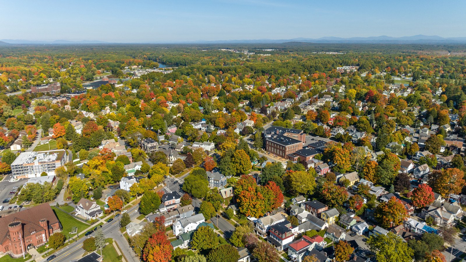 The Best Small Towns In New York To Retire That Won't Drain Your Bank Account