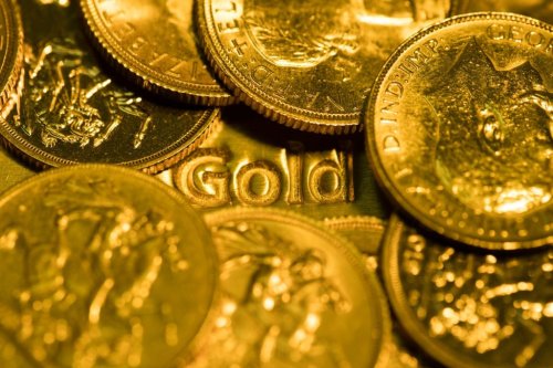 Zimbabwe sells gold coins to ease US dollar in high demand