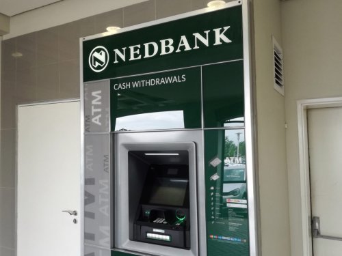 Nedbank-wins spring met bykans 30%
