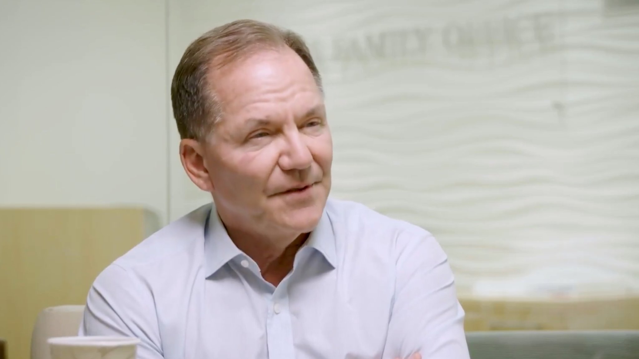 Legendary investor who made an estimated $100 million on the 1987 crash says US investors could see 'negative 10-year returns' — what this means for your money