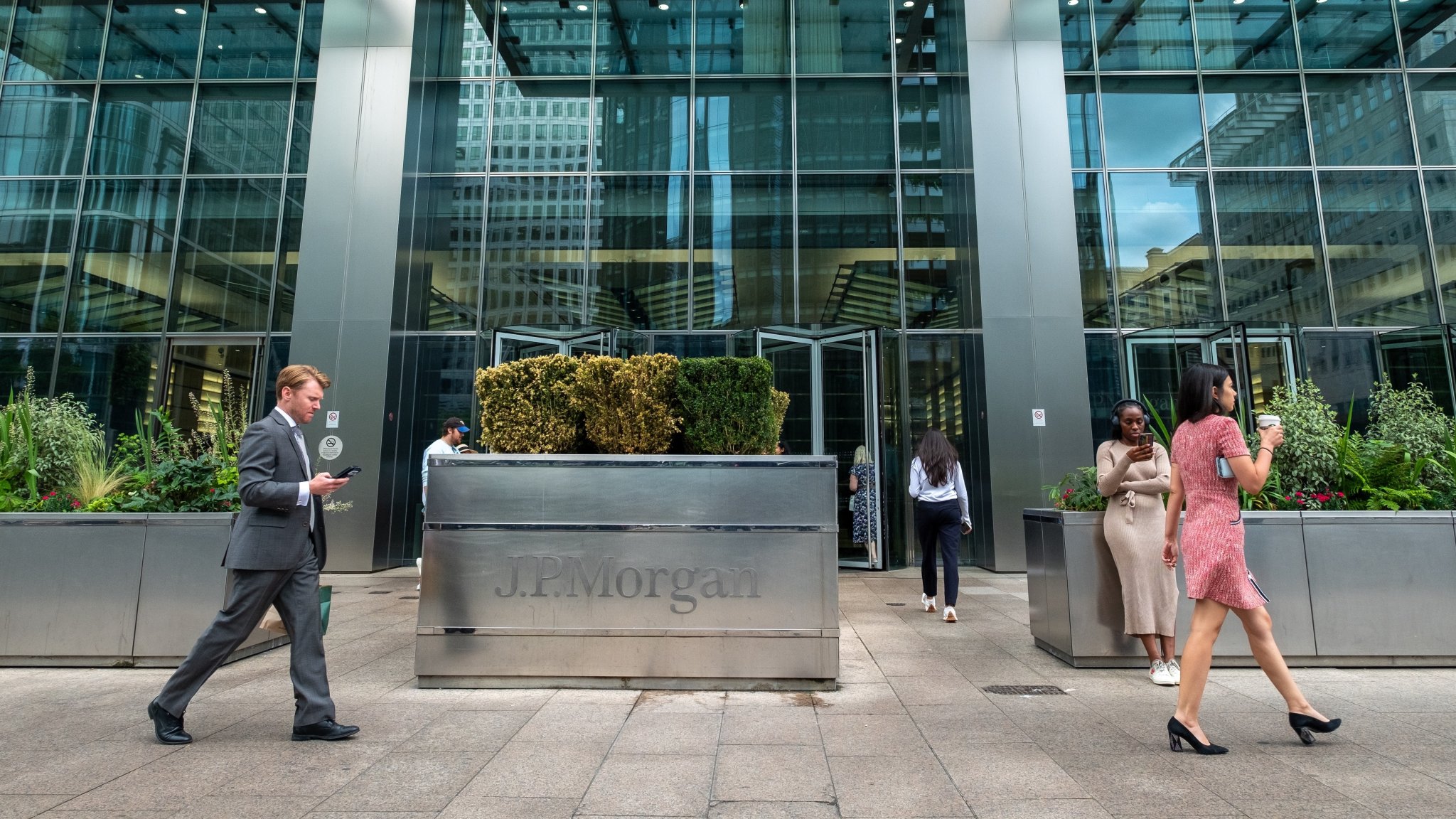 JPMorgan says 3 trends are shifting the $19.5 trillion ETF market. If you hold index funds or ETFs, here’s what’s coming