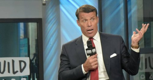 Tony Robbins just blasted this 1 popular approach to Social Security in America — calls it ‘disaster’ that seriously risks running out of cash. Are you falling into this trap, too?