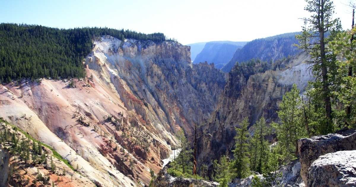 9 Best Hikes in Yellowstone National Park