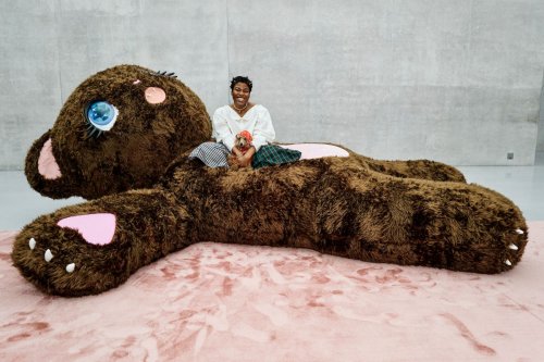 Precious Okoyomon in Bregenz: Dämonische Kuscheltiere
