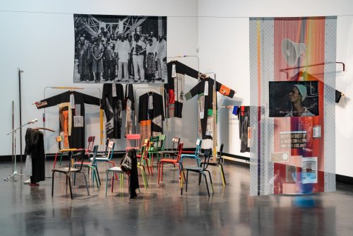 Wie die 12. Berlin Biennale Kolonialismuskritik und Reparatur in den Fokus rückt