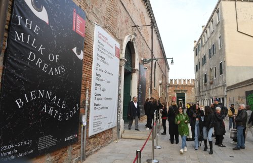Anstieg um 35 Prozent: Biennale in Venedig mit Publikumsrekord