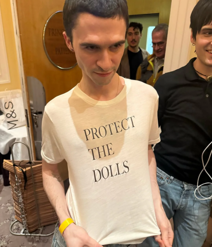 Designer Conner Ives: Das Statement-Shirt, über das alle reden