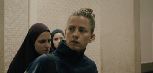 Florentina Holzinger im Kinofilm "Mond": Kosmische Kollisionen