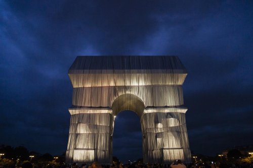 Verhüllter Triumphbogen in Paris: Eine geschenkte neue Leichtigkeit