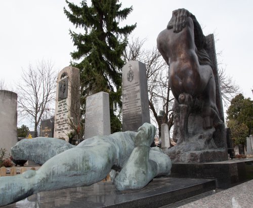 Lust, Leben und Tod: Heimo Zobernig über Hrdlickas Grab