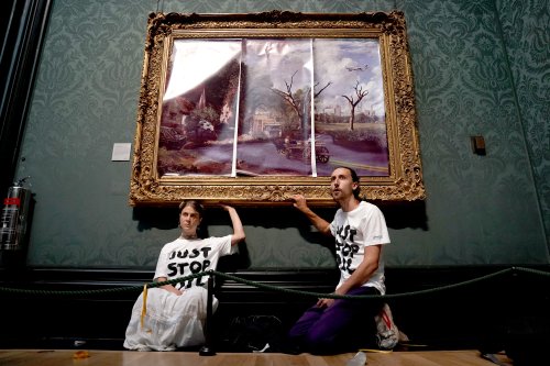 Aktivisten nach Klebeaktion in Nationalgalerie schuldig gesprochen