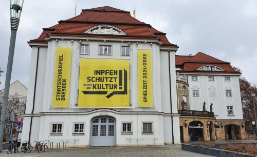 Plakataktion in Dresden: "Impfen schützt auch die Kultur"