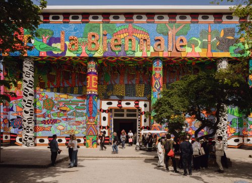 Eindrücke aus Venedig: Eine Biennale, die ein Museum sein will