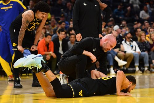 Steph Curry injured on hard fall in Warriors’ victory over Raptors