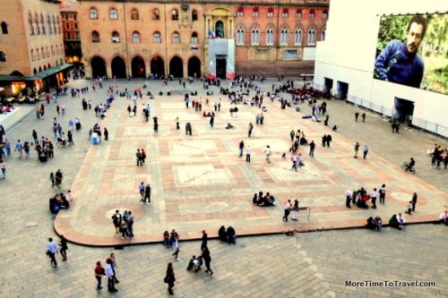 (PHOTOESSAY) Piazza Maggiore: The center of life in Bologna