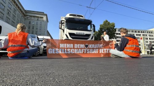 Klimakleber heute in Berlin: Neue Blockade – "Letzte Generation" ändert Protestform