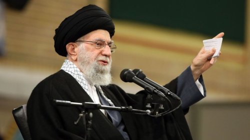 Irans Religionsführer begnadigt Zehntausende Gefangene