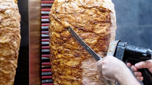 Neukölln: Drei Tonnen Gammelfleisch - Polizei macht Döner-Betrieb dicht