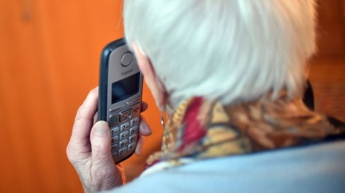 Viele Deutsche greifen wieder zum Festnetz-Telefon