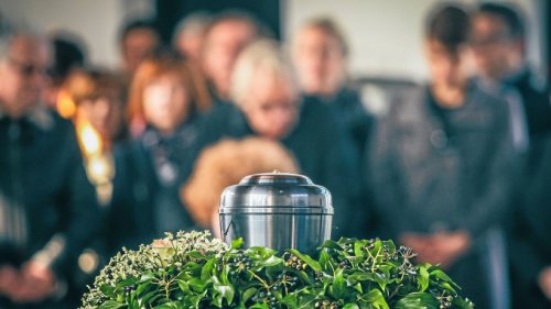 Beerdigung: Was ist beliebt – und was erlaubt? Diese Trends gibt es