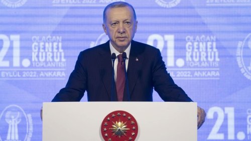 Erdogan will das Kopftuchtragen schützen