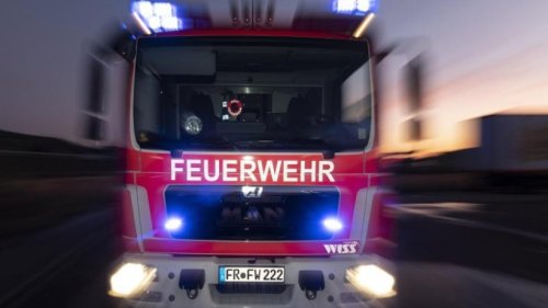 Feuer in Berliner Hochhaus: Müllraum brennt