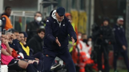 Deutscher Blessin bleibt Trainer bei Genua trotz Abstieg
