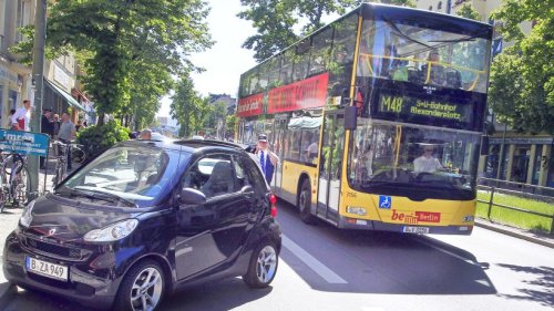Parken auf Radweg und Busspur: 1,6 Millionen Euro Bußgelder