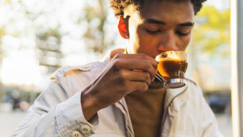 Medizinerin erklärt: Kaffee hilft beim Abnehmen - Auf einen Stoff kommt es an