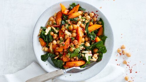 Klimafreundliche Röstkarotten-Kichererbsen-Bowl