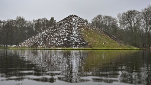 Zu Pücklers 152. Todestag: Bengalfeuer an Seepyramide