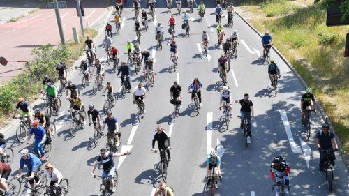 50.000 Radfahrer bei Sternfahrt durch Berlin